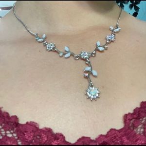 Flower necklace